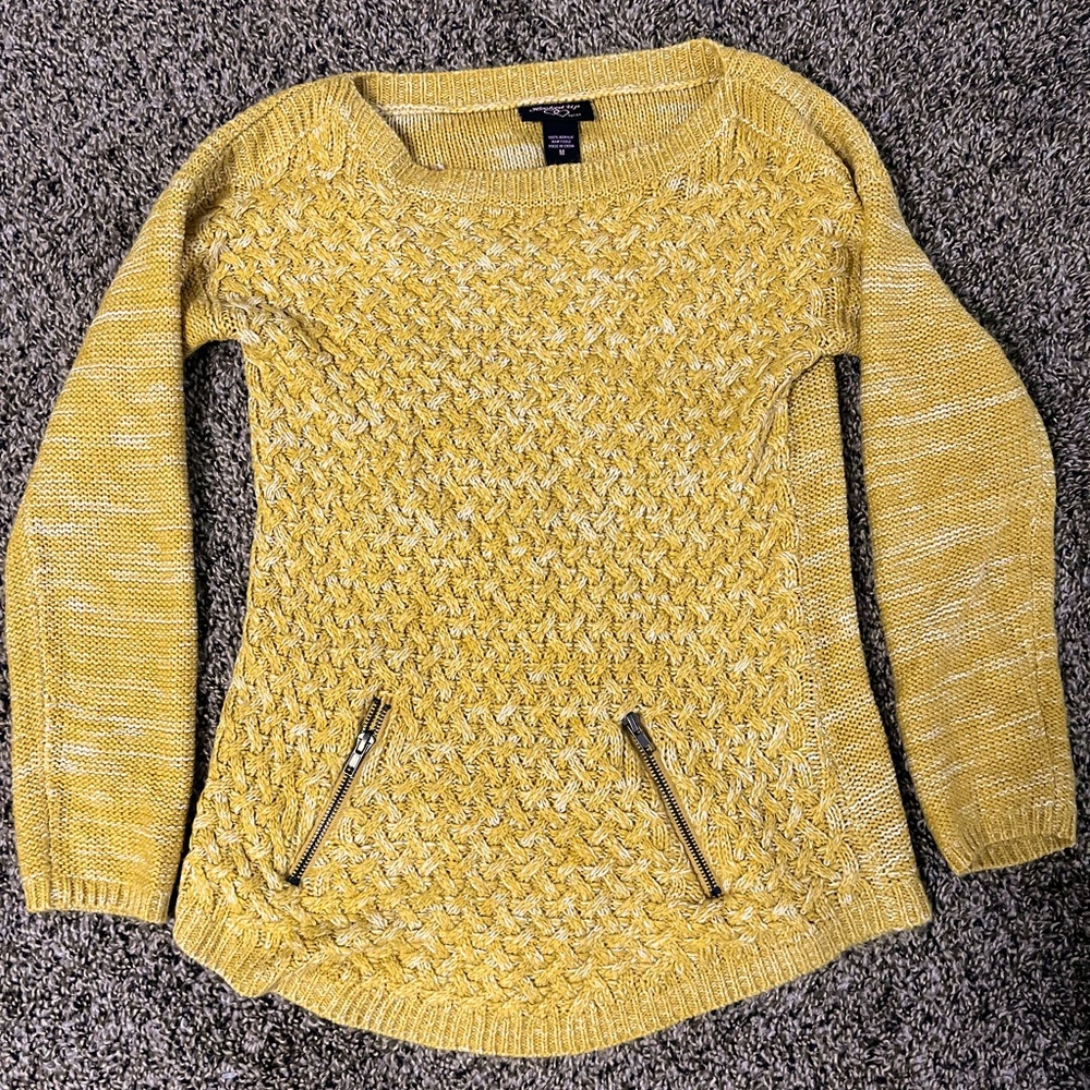 Soft Yellow Knit Sweater Hooked Up by Lot